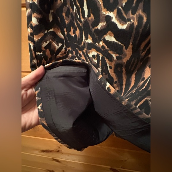 Talbots lined women’s pencil skirt size 8 animal print. - Picture 7 of 8